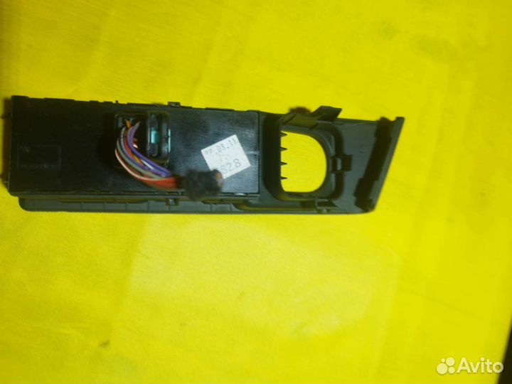 Блок управления стеклоподъёмниками Passat B7