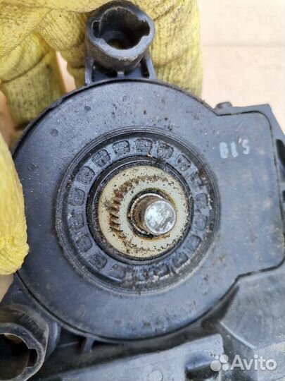 Мотор стеклоподъемника передний левый Ауди А4 Б6