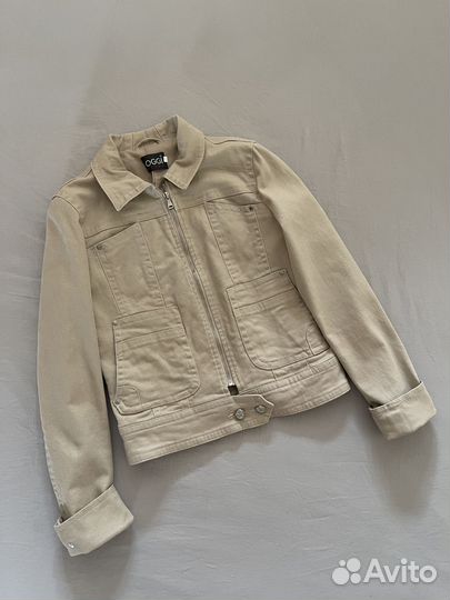 Джинсовый бомбер бежевый