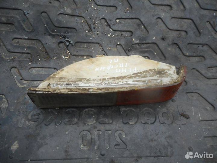 Указатель поворота левый Renault Trafic 1989-2001