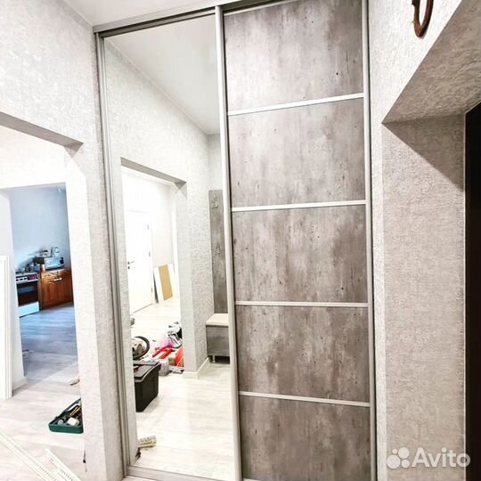 Шкаф с зеркалом