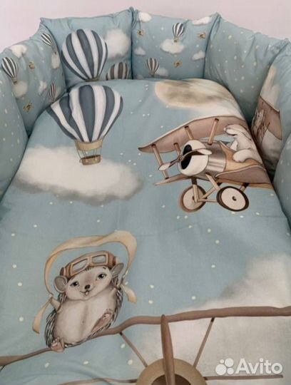 Детская кроватка с маятником