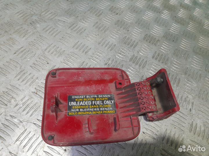 Лючок бензобака Kia Cerato хечбэк 2005