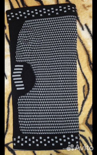 Наколенник для поддержки коленного сустава