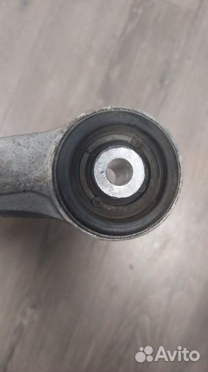 Рычаг подвески верхний передний Volkswagen Touareg