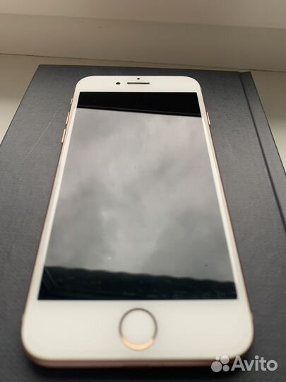 iPhone 8, 64 ГБ