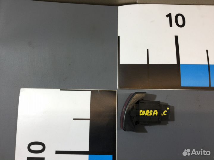 Кнопка аварийной сигнализации Опель Корса C