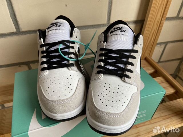 Женские кроссовки Nike Dunk SB Low