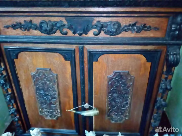 Шкаф антикварный