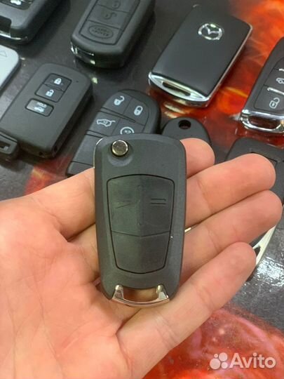 Выкидной ключ Opel Astra
