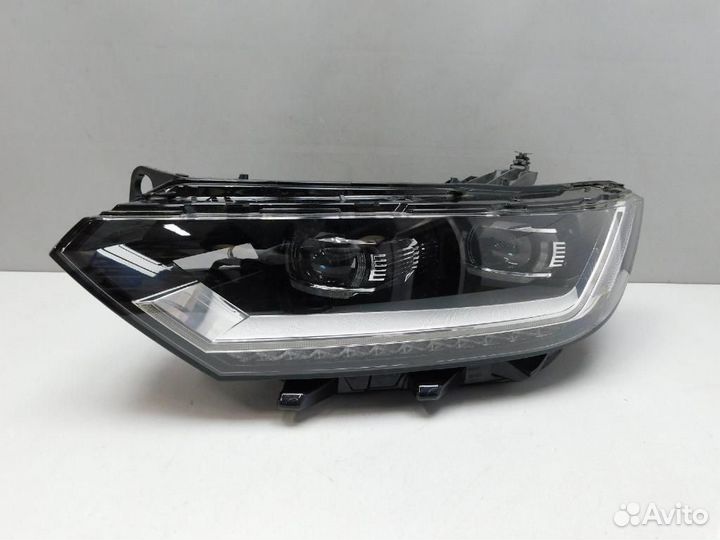 Фара левая Volkswagen Passat