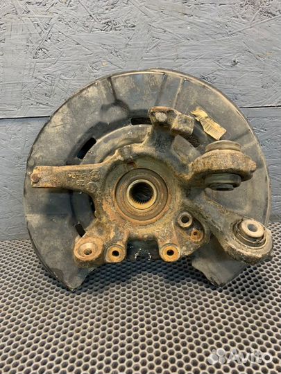 Кулак поворотный задний правый Bmw 335 Xi E92 N54