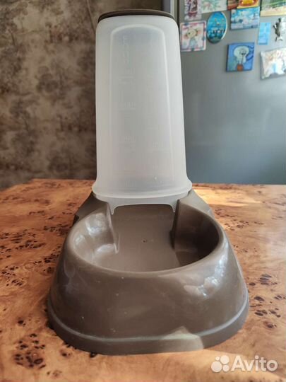 Поилка (кормилка) для кошек, для собак
