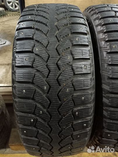 Bridgestone Blizzak Spike-01 235/60 R17 106T