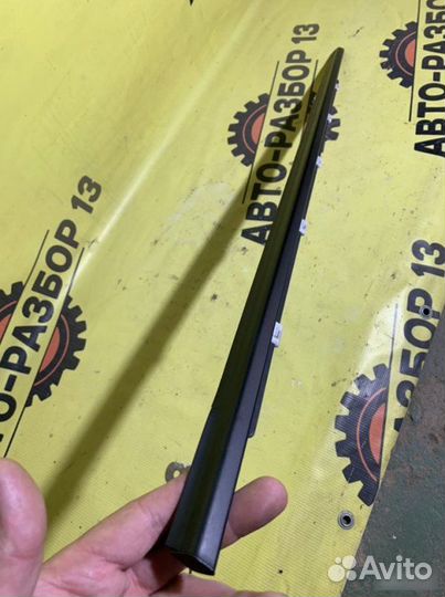 Молдинг стекла задний левый Kia Rio FB 2017-2020