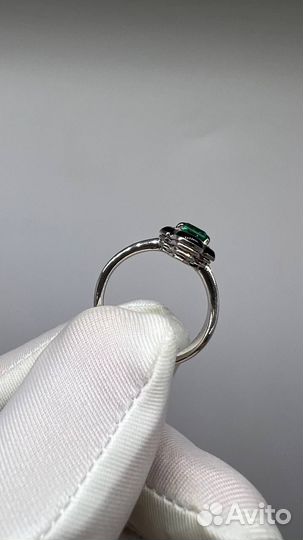 Золотое кольцо c изумрудом 2,8ct