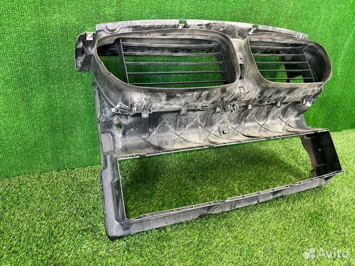 Диффузор радиатора передний Bmw 5 F10 N52B25 2011