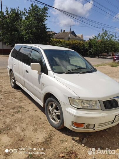 Салон на Митсубиси