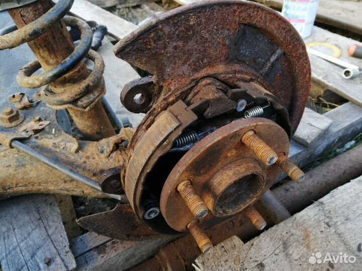 Механизм развода задних тормозных колодок Toyota