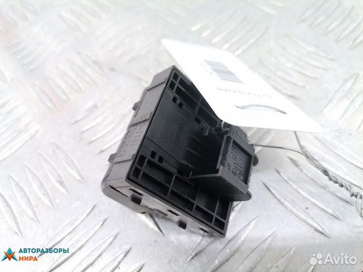 Блок управления стеклоподъемниками Audi A5 8T 2011