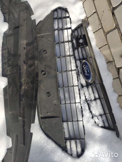 Решетка радиатора ford focus в сборе