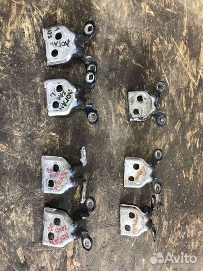 Петли дверей Renault Logan 1 седан 1 2008