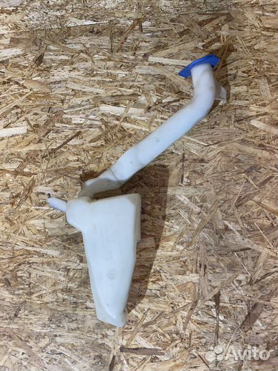 Бачок омывателя Skoda Fabia 2 07-15