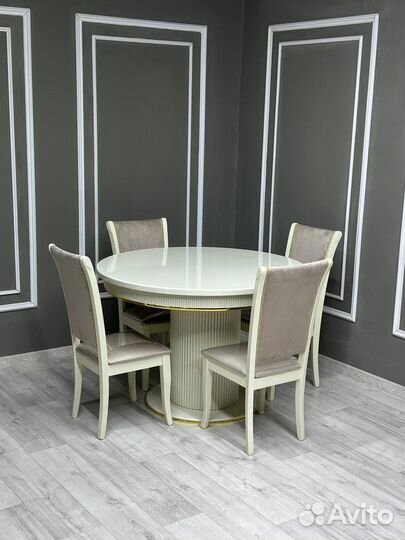 Стол и стулья в гостиную.Оплата при получении