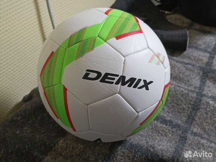 Футбольный мяч demix