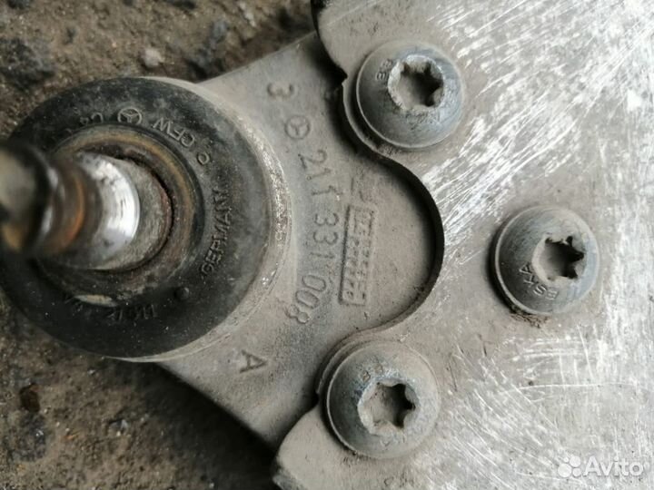 Рычаги передние верхние mercedes W211