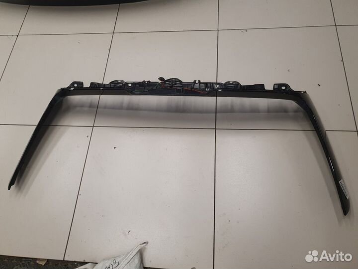 Спойлер двери багажника BMW X7 G07 2018