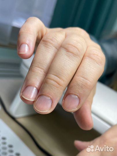 Модель на маникюр