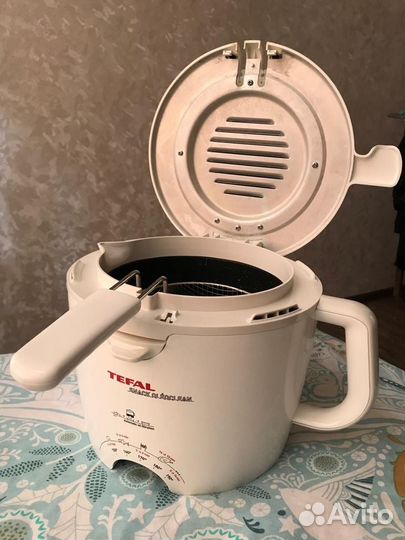 Фритюрница tefal в хорошем состоянии чистая