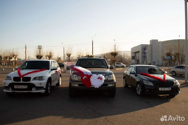 Свадебные украшения на машину