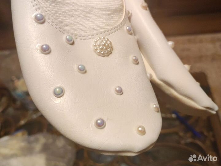 Чешки новые с бусинками,34 размер