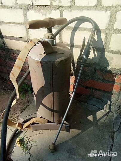 Опрыскиватель садовый заплечный