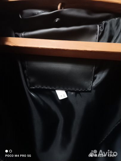 Продам куртку женскую