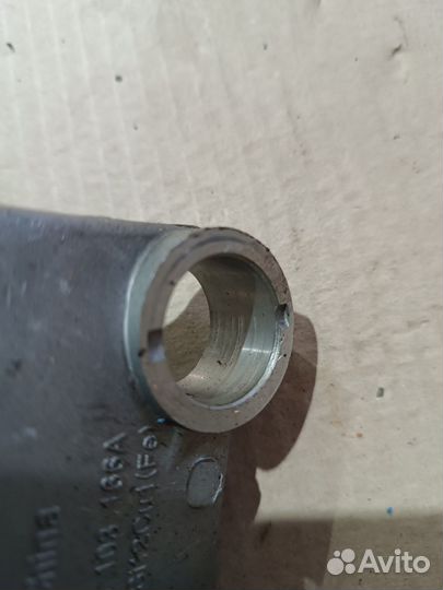 Опорный кронштейн распредвала tiguan passat cawa C