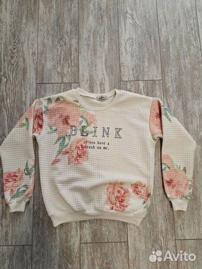 Свитер женский