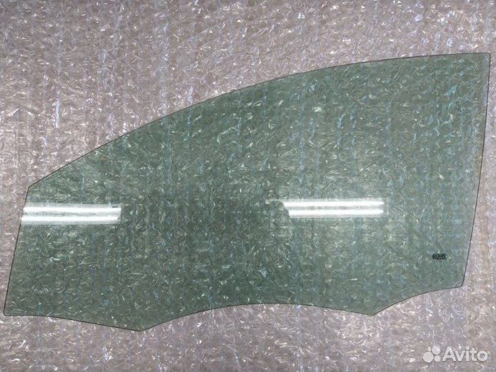 Стекло двери переднее левое Audi Q7 2005 - 2015
