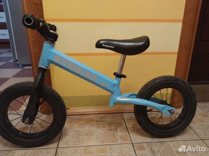 Беговел runbike pro надувные колёса