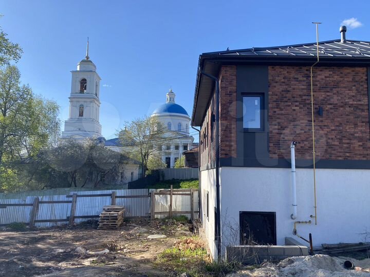 Здание, 221 м²