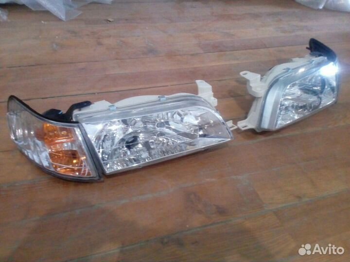 Комплект фар хрусталь Тойота Королла 91-02 г.в