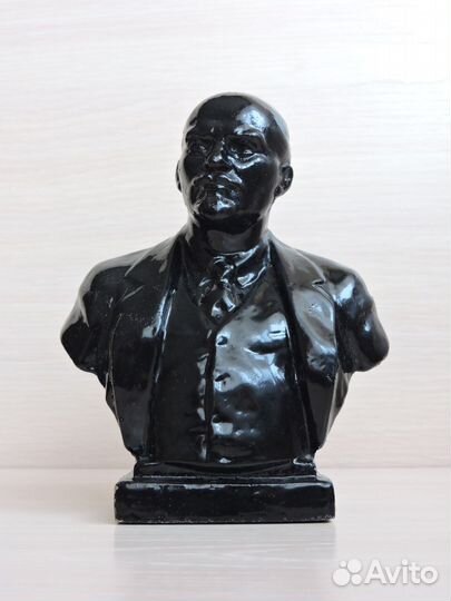 Статуэтки скульптуры 10 шт. чугун бронза и другое