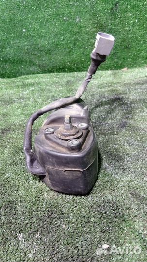 Моторчик стеклоочистителя передний Renault Laguna