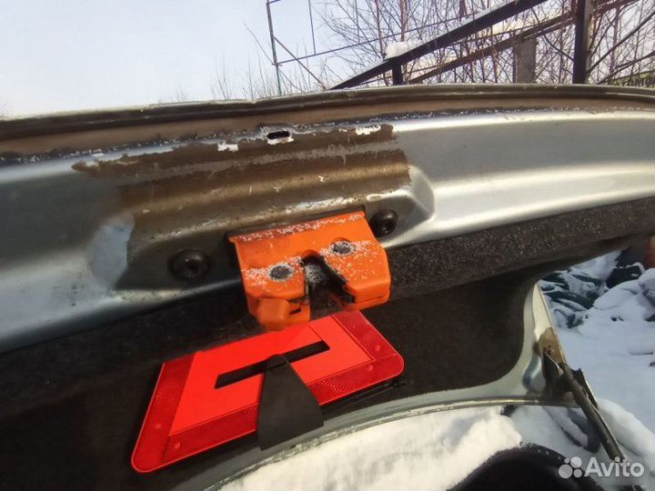 Замок багажника Skoda Fabia 2002