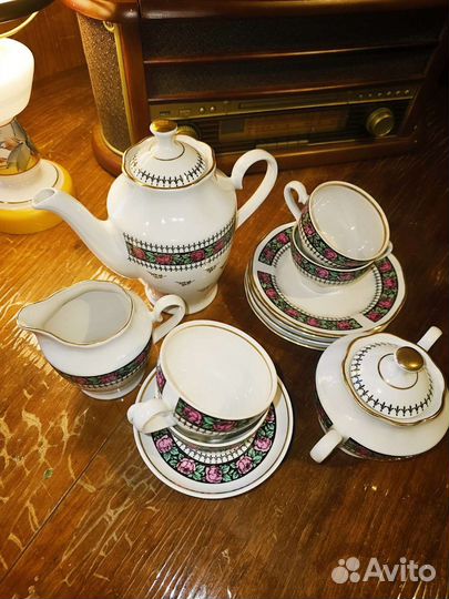 Сервиз чайный винтажный из 15 предметов