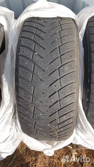 Yokohama Ice Guard IG65 215/55 R17