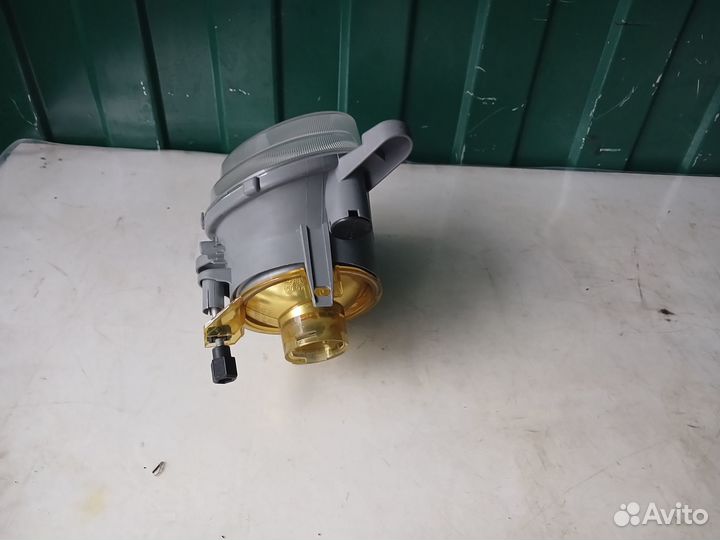 Противотуманная фара левая Volvo S60 04-09