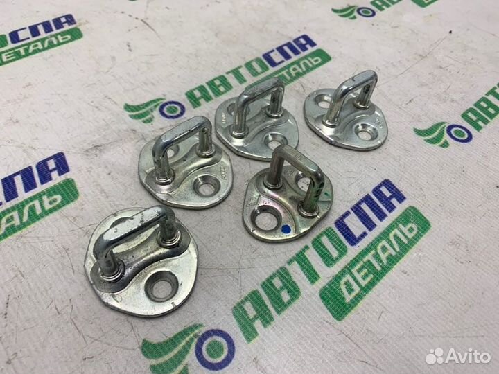 Ответная часть замка двери Mitsubishi Asx